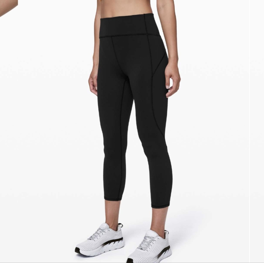 Lululemon In Movement Crop 23" Black